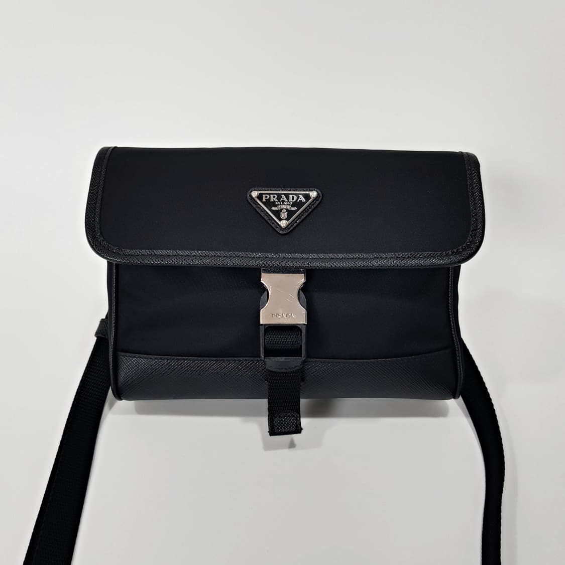 프라다 리나일론 미니 크로스백 폰홀더백 2ZH108 상품이미지2