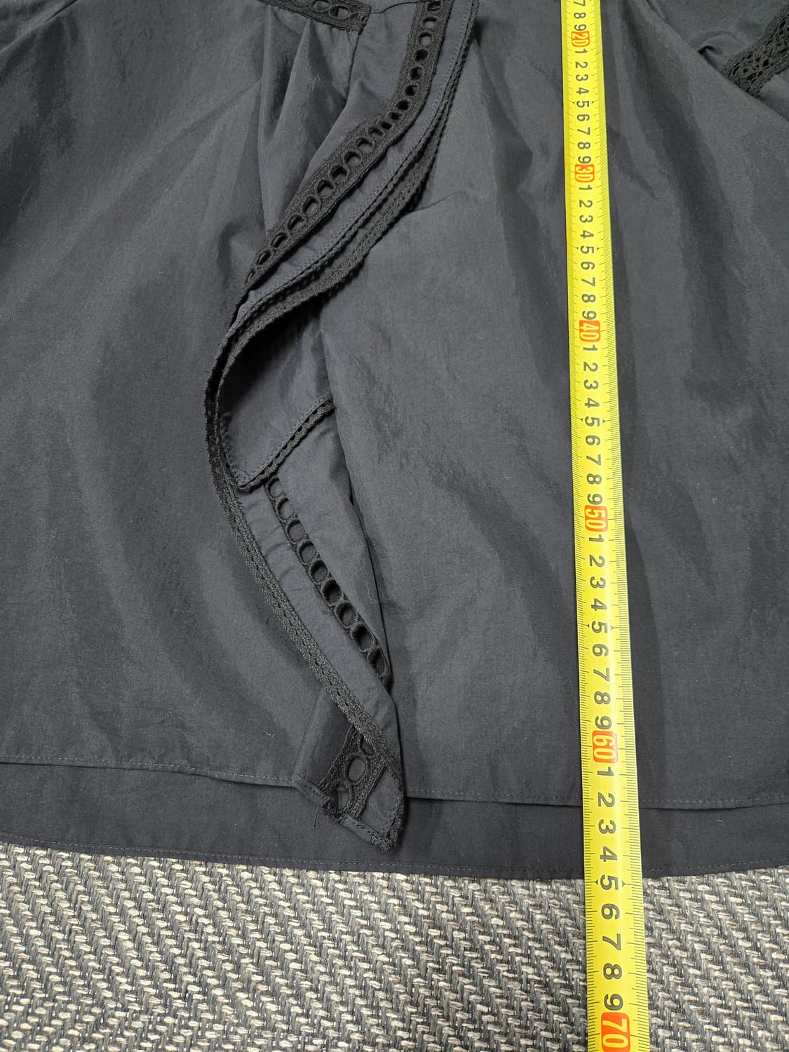 한섬 타임 TIME 블랙 레이스 펀칭 블라우스 상품이미지9