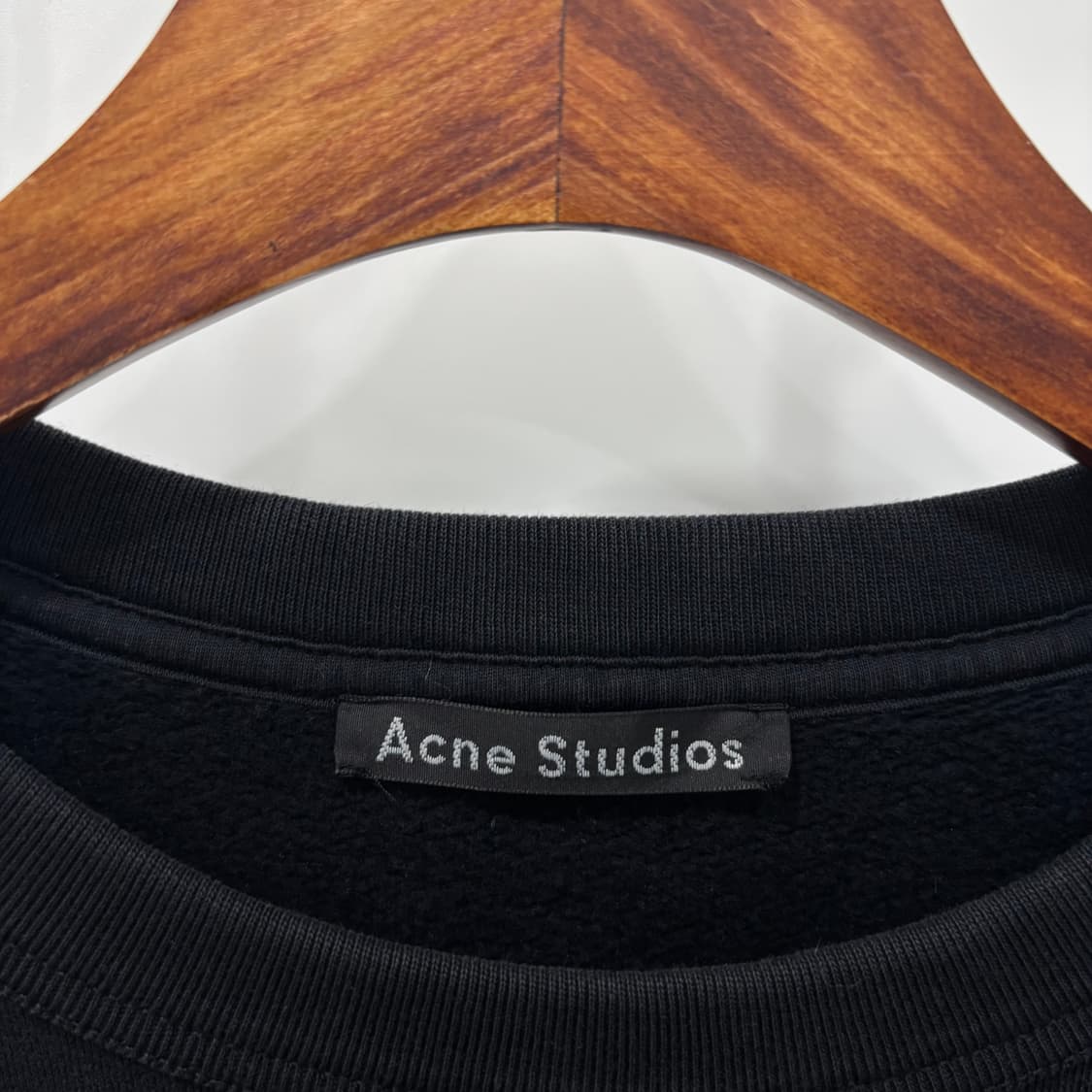 Acne Studios 페이스 로고 스웻셔츠 상품이미지4
