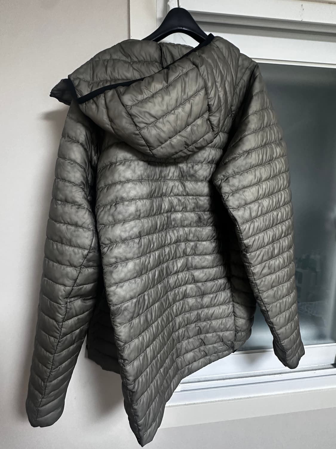 고요웨어 인슐레이션 자켓 팝니다. 상품이미지3