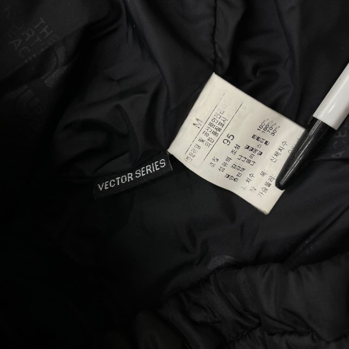 노스페이스 차콜로고 블랙 경량패딩 95 상품이미지6