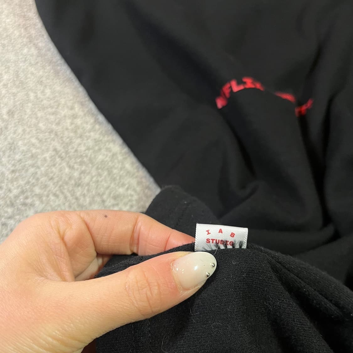 아이앱스튜디오 x 넷플릭스 반팔 상품이미지3