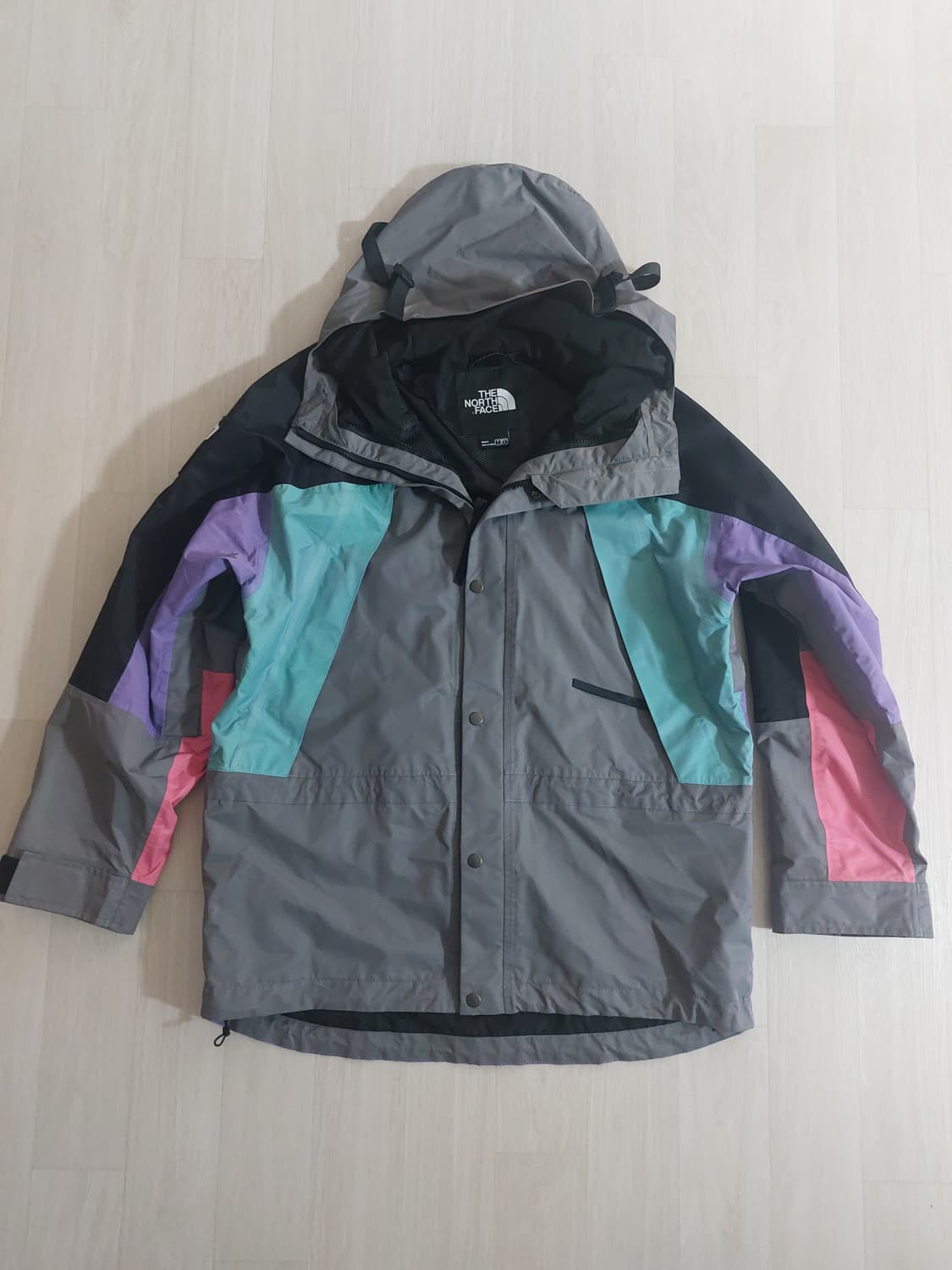 노스페이스 인빈서블 1944 레트로 마운틴 라이트 재킷 바람막이 상품이미지2