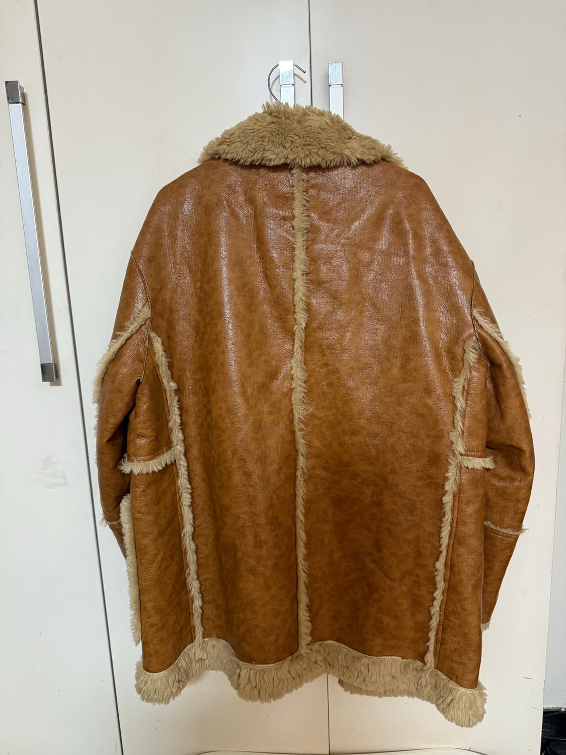 Perverze 무스탕 리버시버블 자켓 상품이미지2