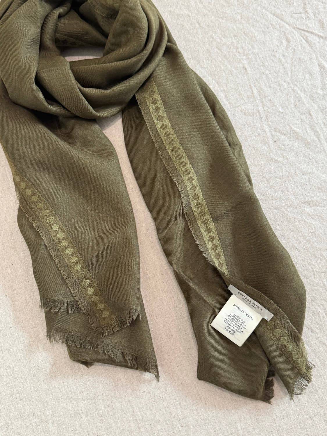 보테가베네타 캐시미어 실크 카키 머플러 상품이미지4