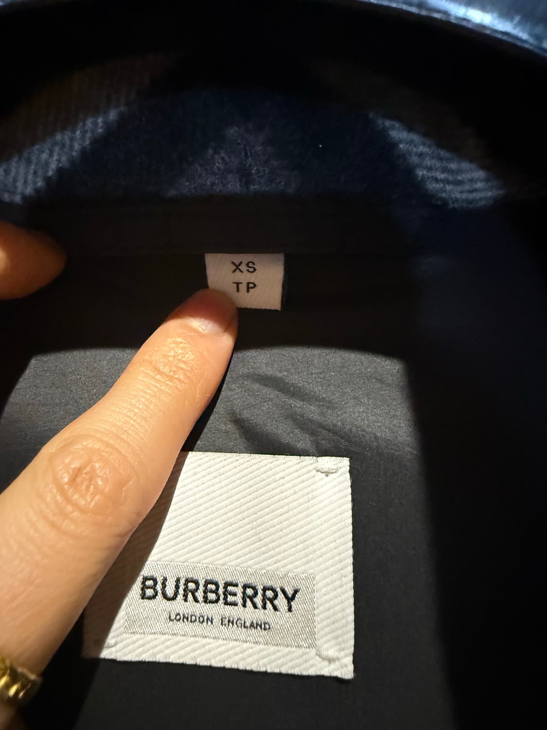 버버리남성블랙패딩  상품이미지7