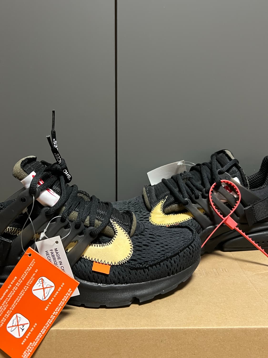 나이키 X 오프화이트 프레스토 V2 블랙 (나코택) 상품이미지2