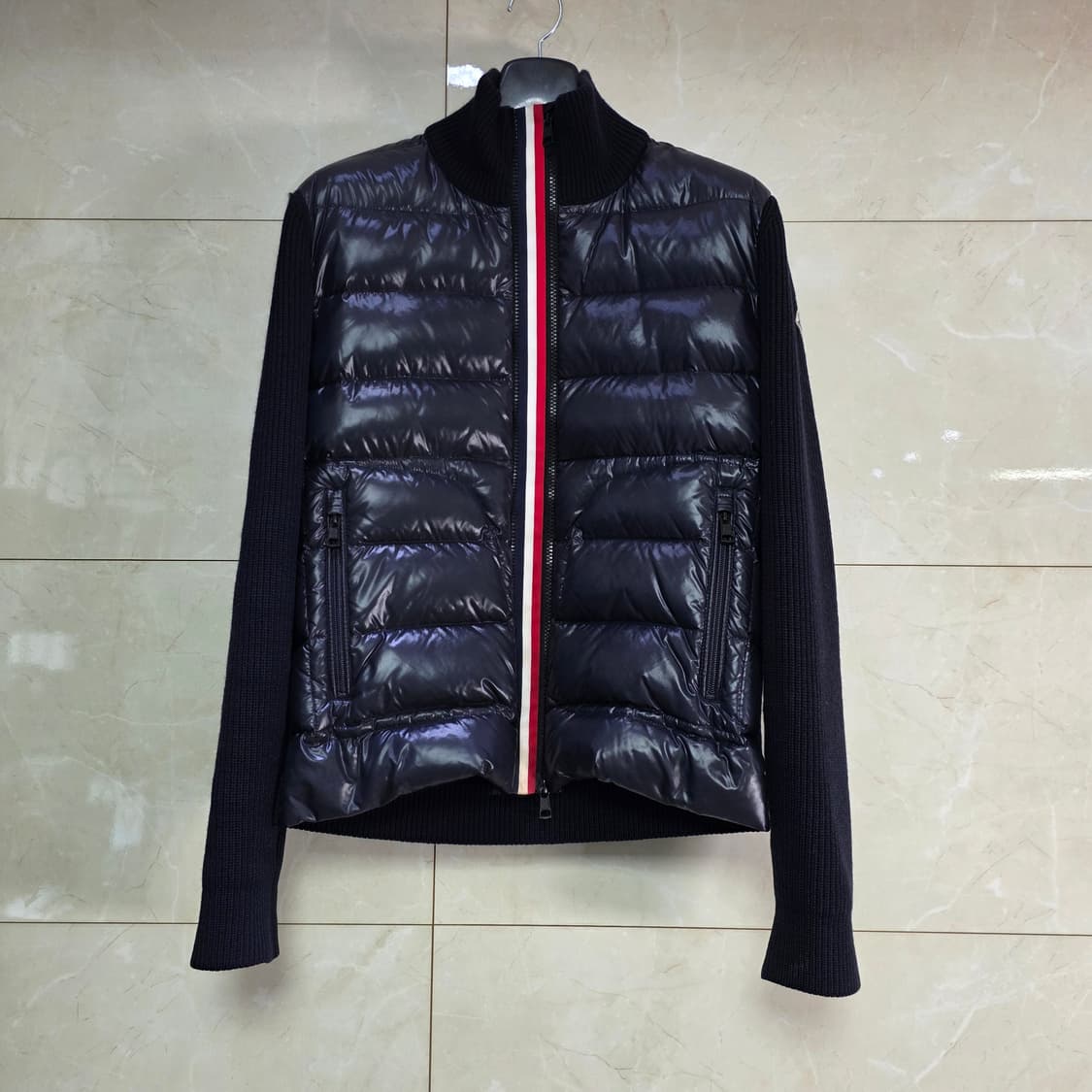 {클로젯}[S][실측M]몽클레어 마글리오네 유광 삼선 니트패딩 상품이미지1