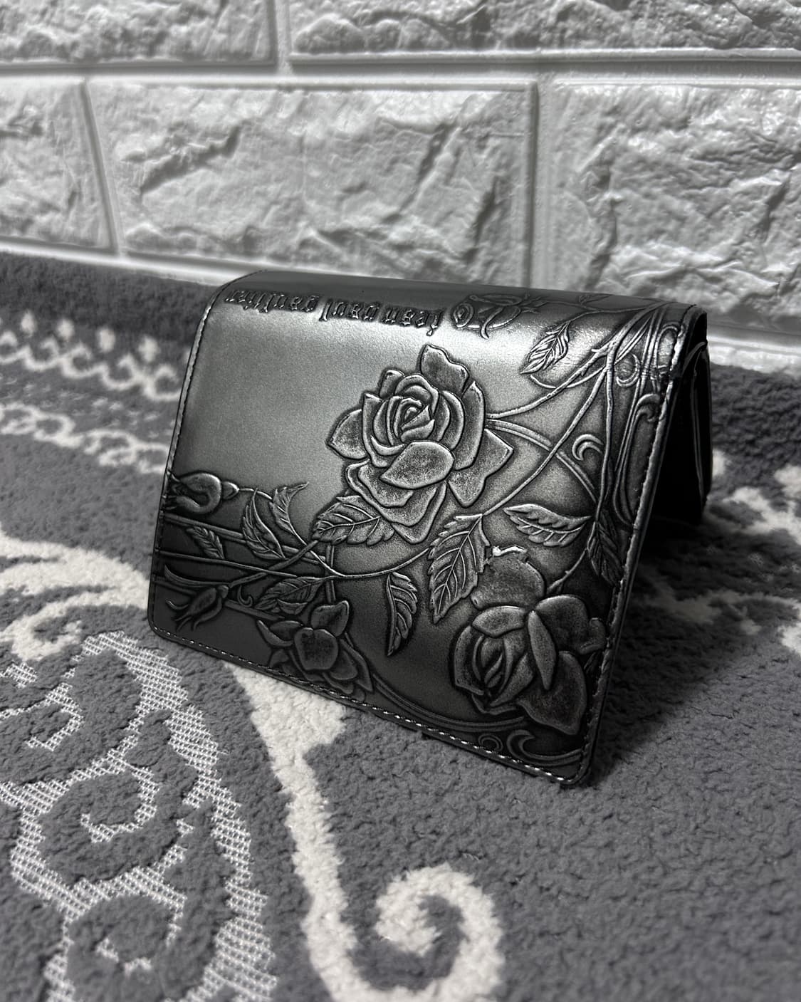 장폴고티에 메탈릭 실버 로즈 지갑 상품이미지3