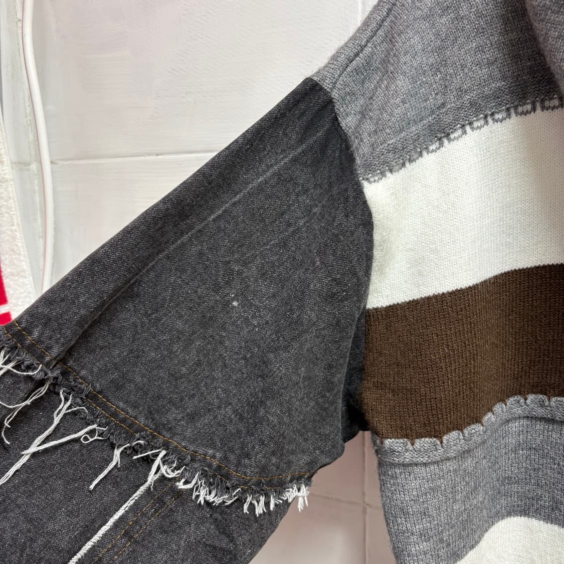 스트라이프 데님 소매 후드 니트  상품이미지6