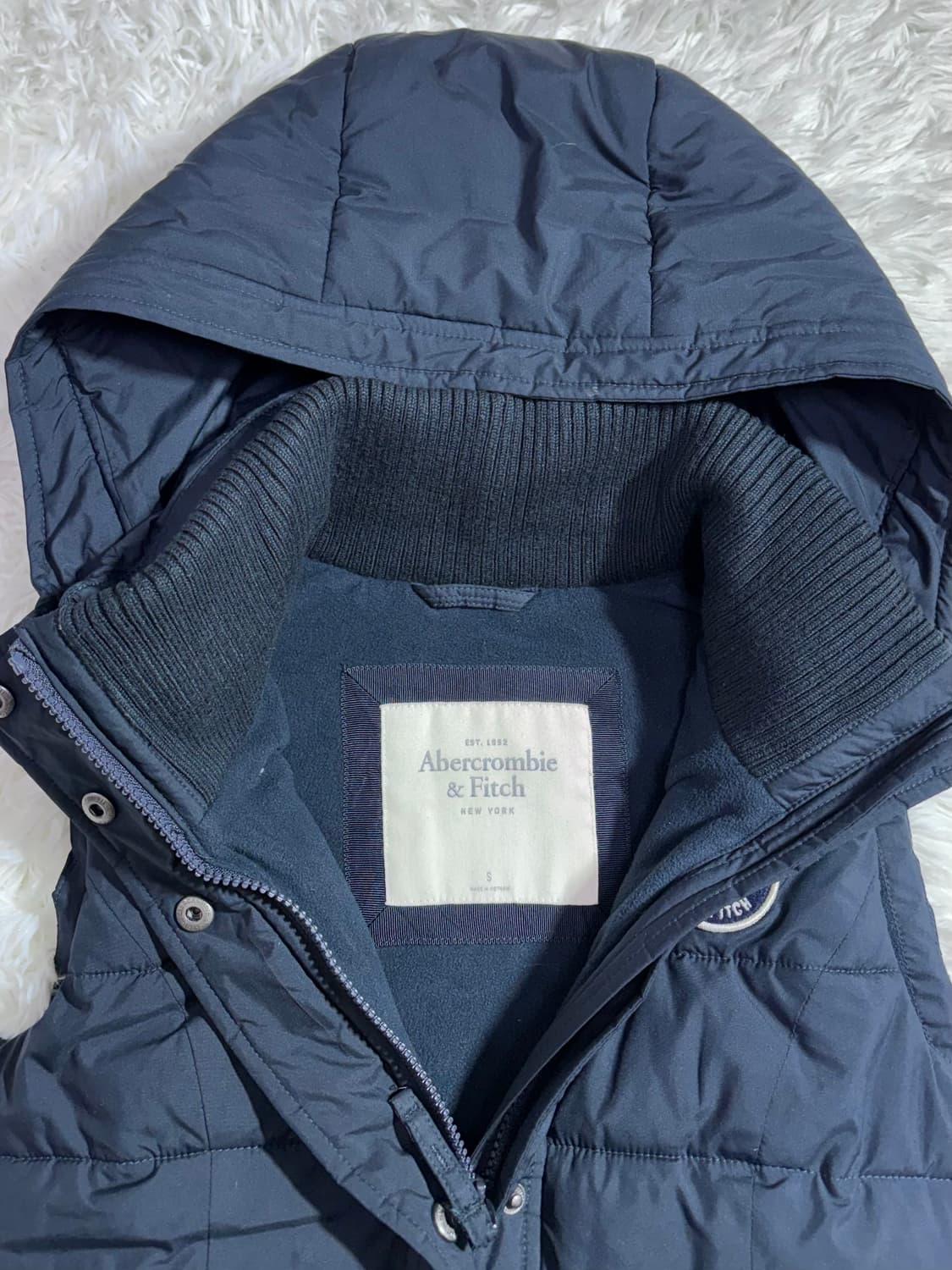 아베크롬비 블랙 패치로고 패딩조끼  상품이미지6