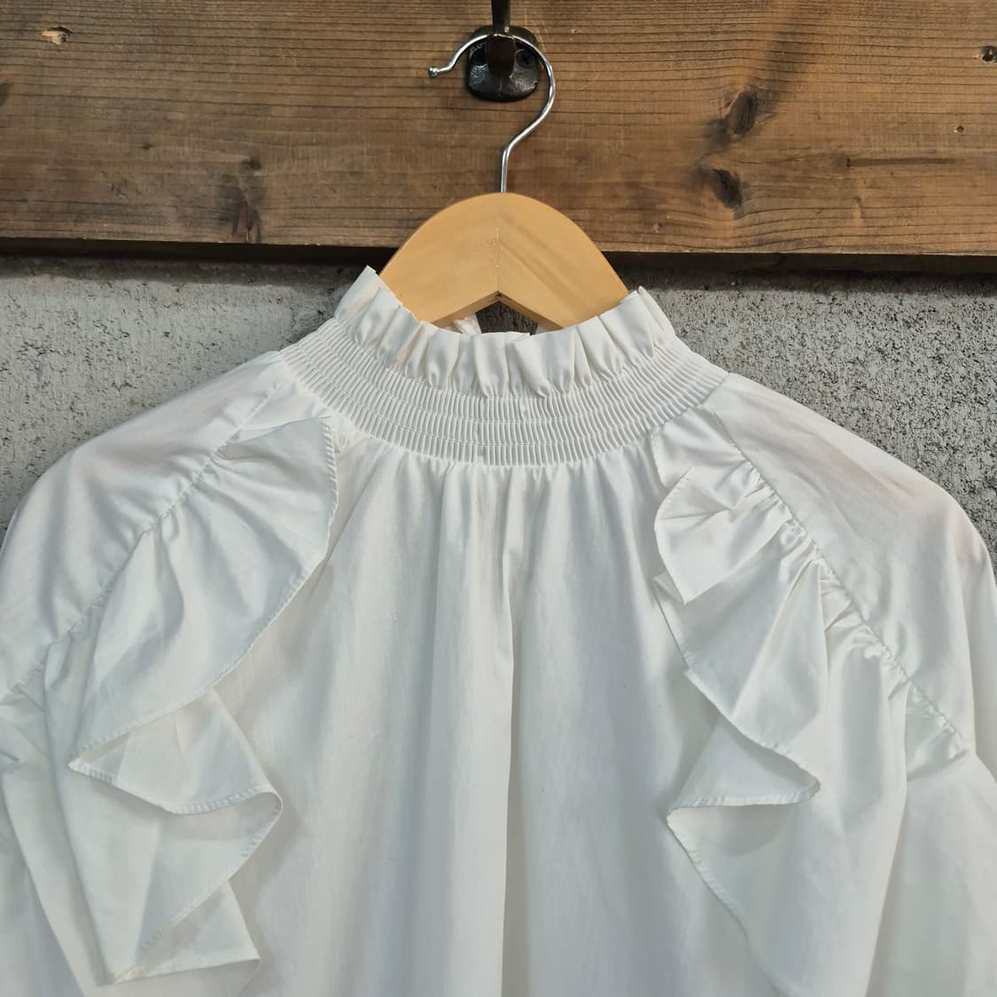 마쥬 러플 블라우스 트와이스 미나착용모델 상품이미지3