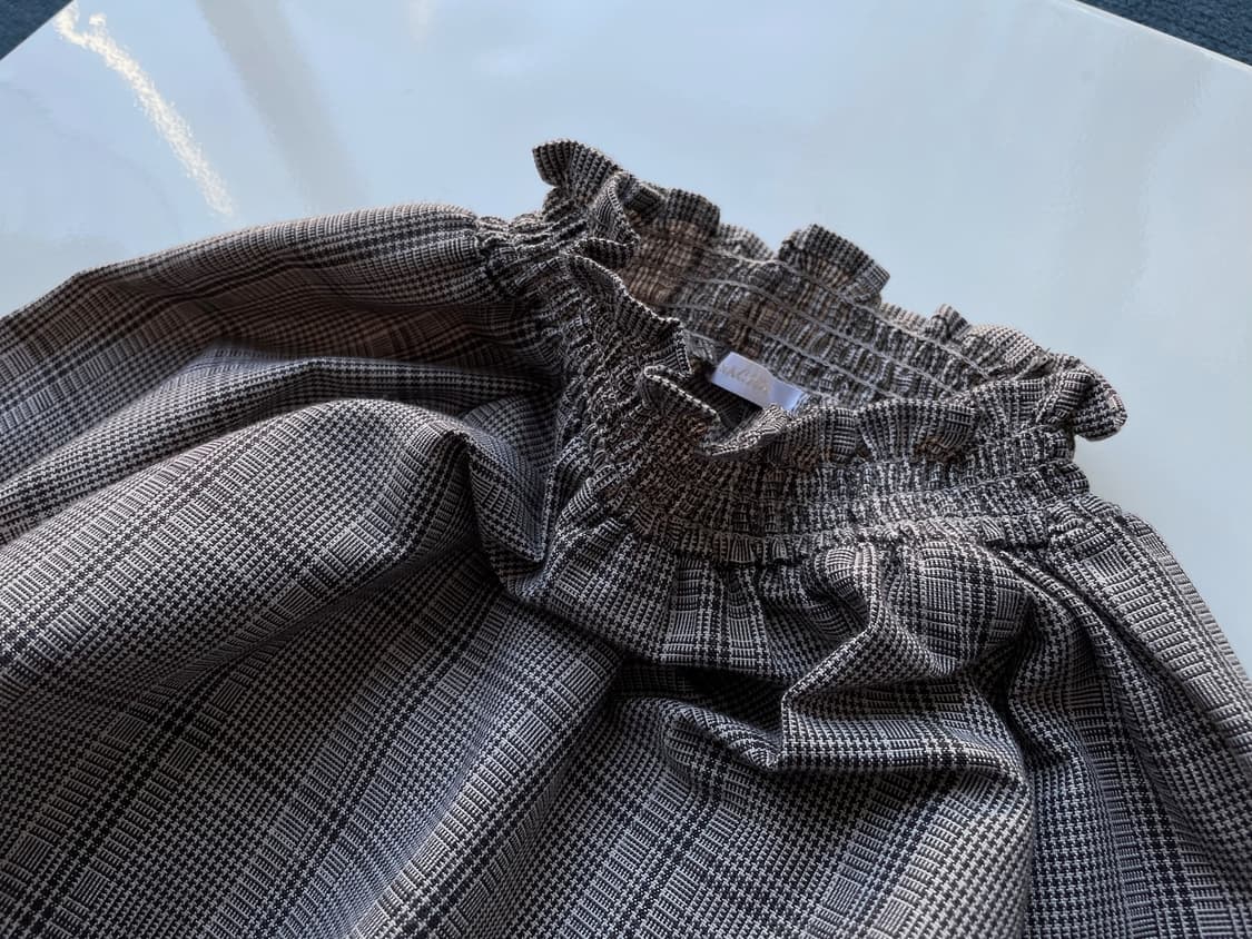 Shirred neck L/S blouse 상품이미지4