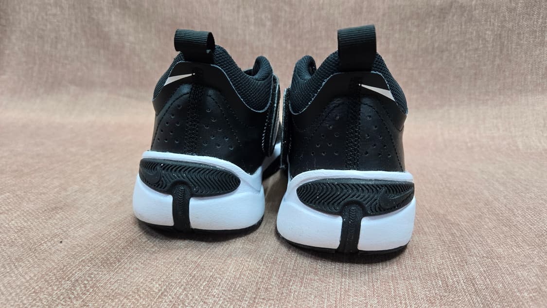 나이키 235mm-  팀허슬 D11 주니어 블랙 상태최상 상품이미지5