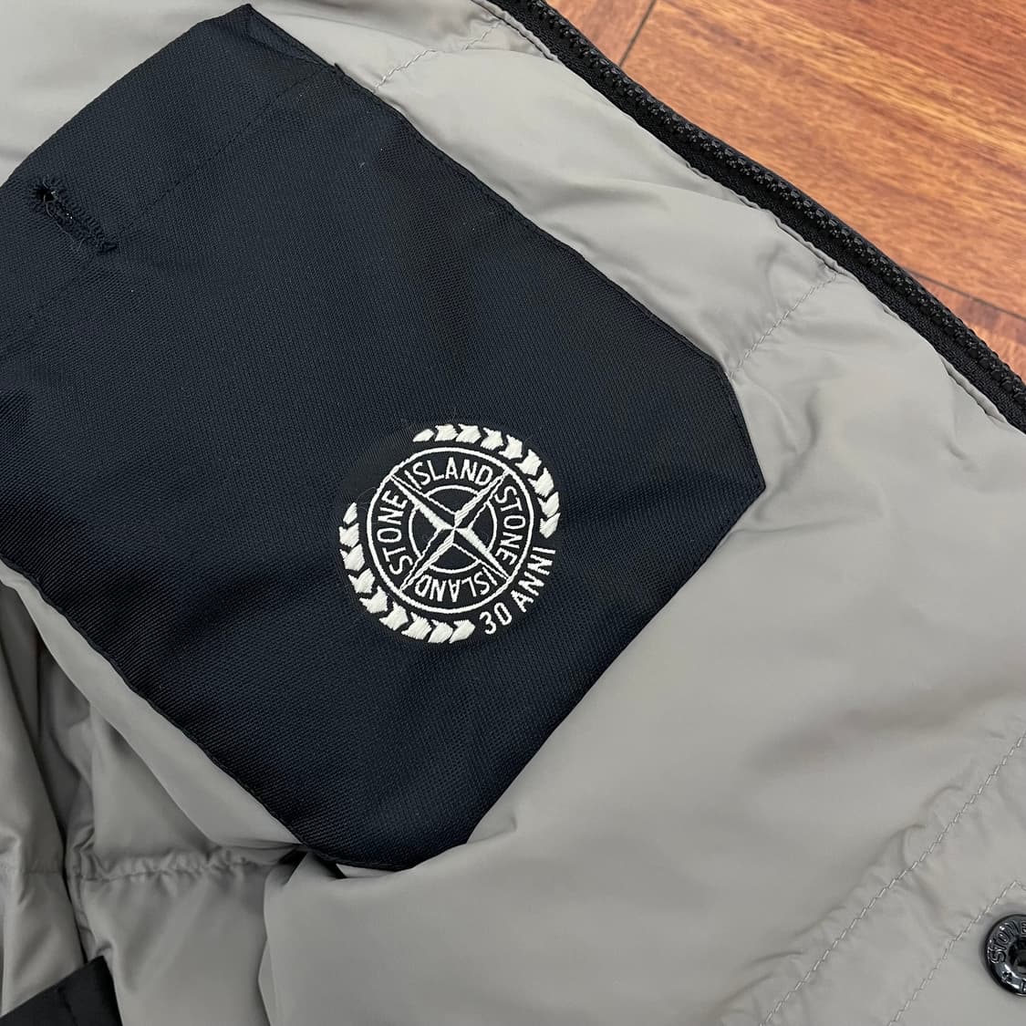 스톤아일랜드 30주년 랩스 나일론 다운 패딩 상품이미지3