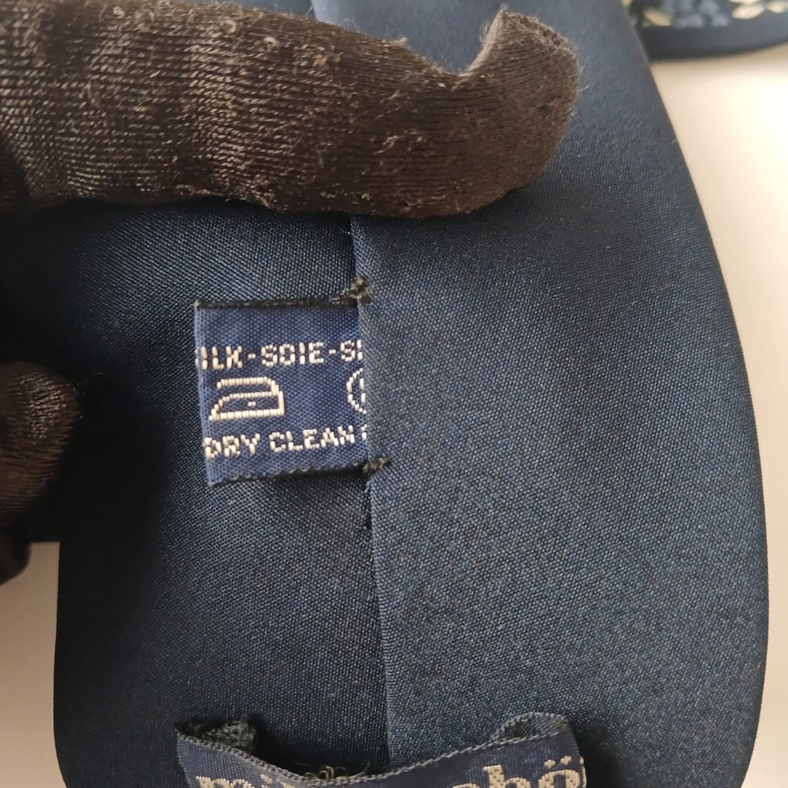 밀라숀 실크 네이비 플라워 패턴 넥타이 8.7cm A+등급 A19124
 상품이미지8