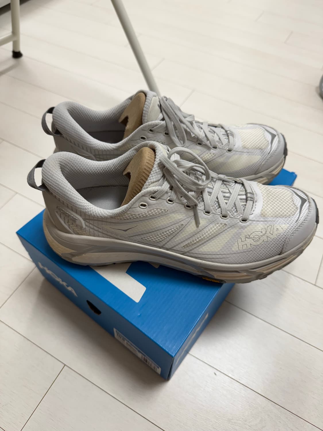 호카 마파테  스피드 2  285 사이즈  정확히 4회 착용  강남 신세 상품이미지1