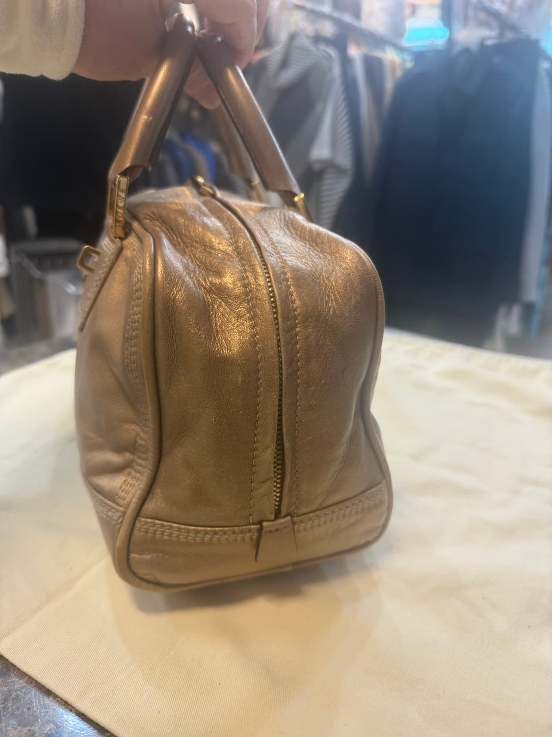 정품 로에베 앙아조나 28 팝니다 상품이미지3