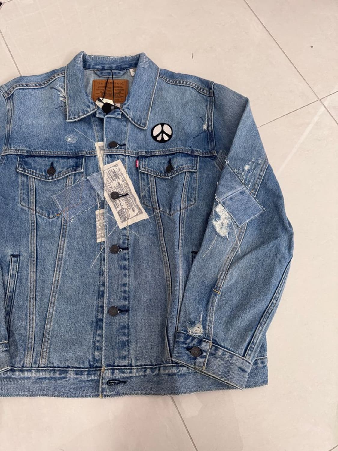 LOTS OF POCKETS TRUCKER JACKET 트러커 자켓 상품이미지2