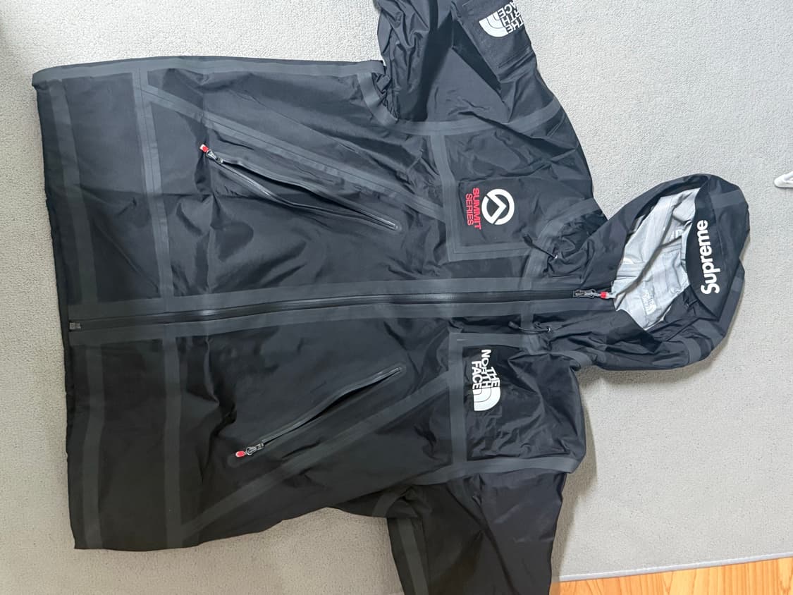 슈프림 x 노스페이스 서밋 시리즈 아우터 테이프심 자켓 블랙 상품이미지1