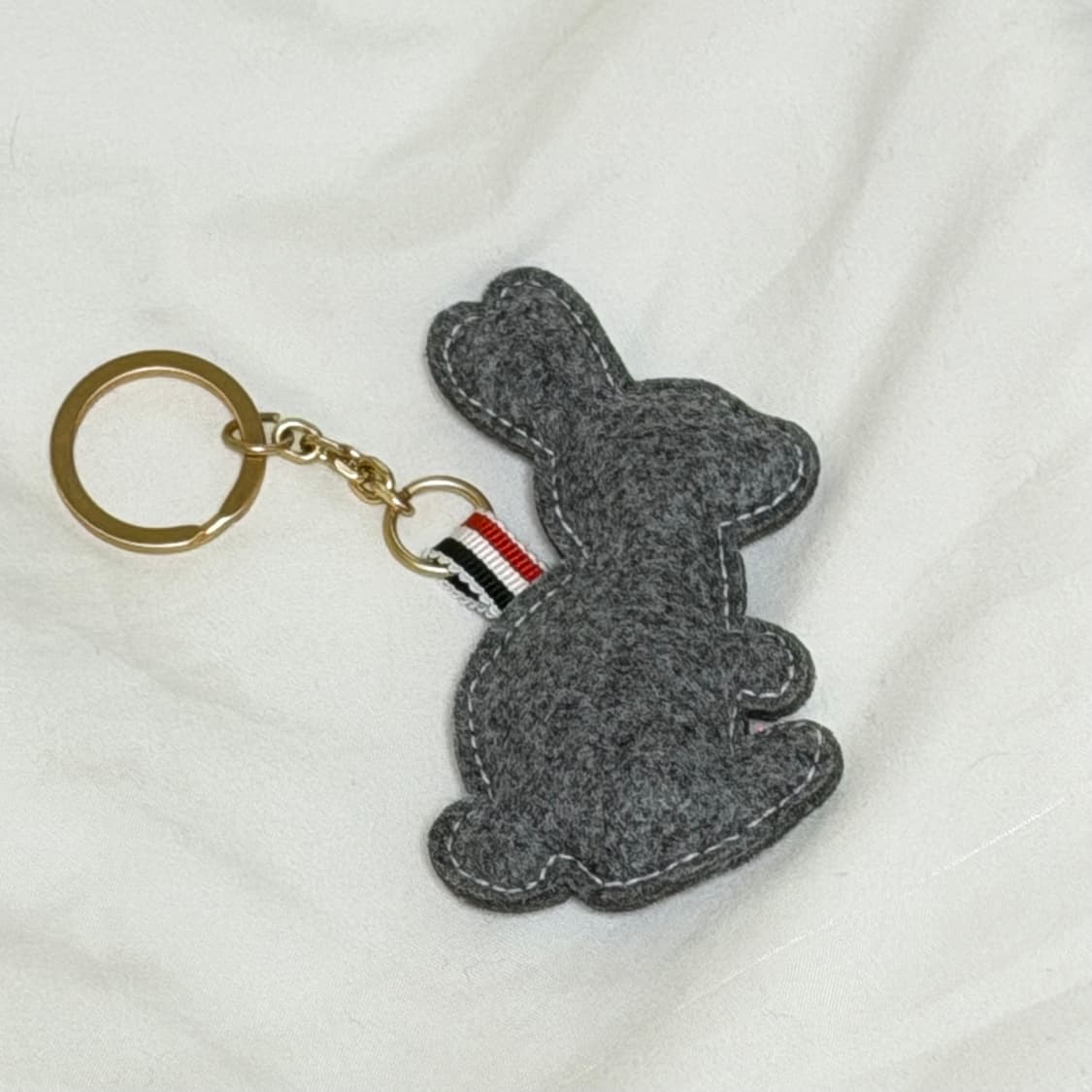 [새상품⭕️] 톰브라운 익스클루시브 버니 키링 (SSF 영수증⭕️) 상품이미지3