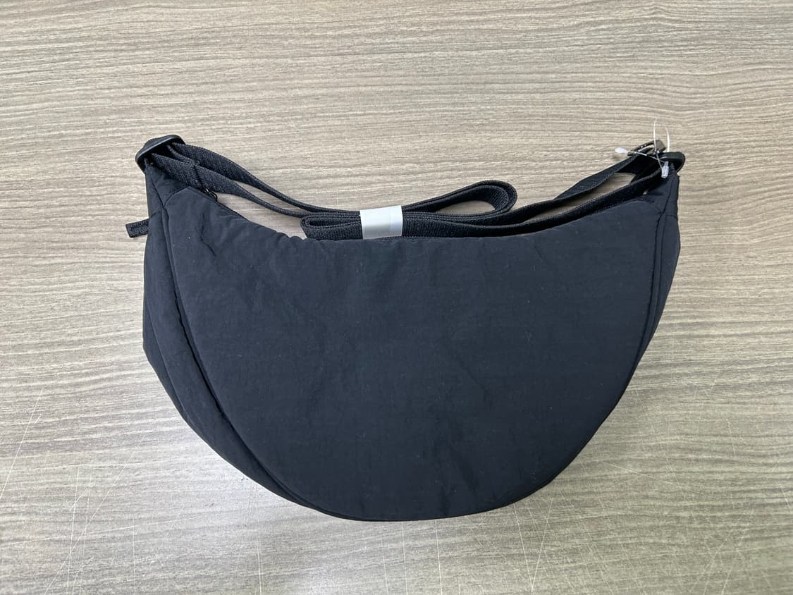 유니클로 라운드 미니 숄더백 크로스백 블랙 상품이미지4