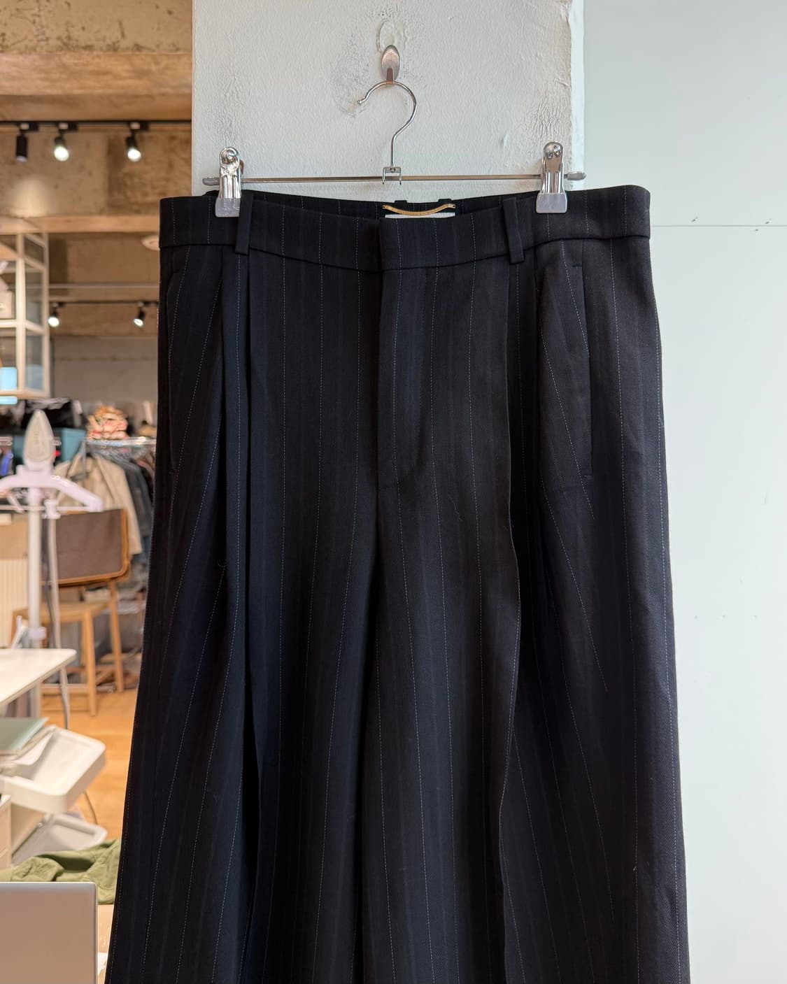 생로랑 블랙 스트라이프 와이드 슬랙스 팬츠  상품이미지3