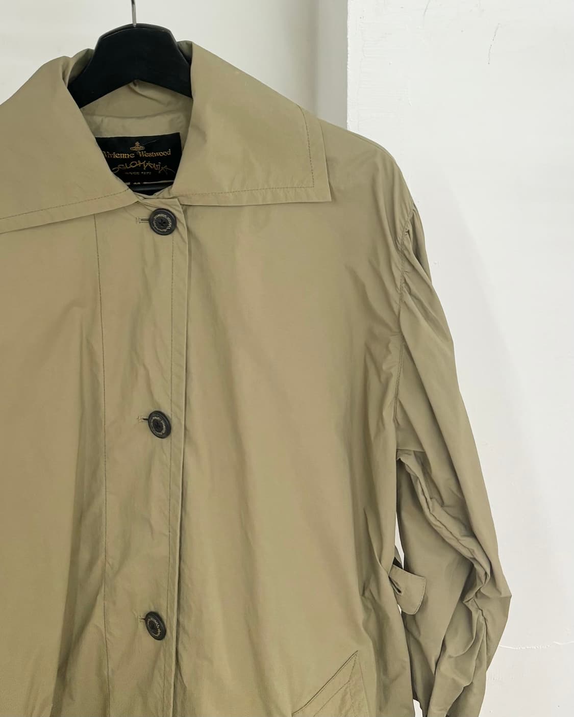 비비안 웨스트우드 카키 베이지 트렌치코트 상품이미지4