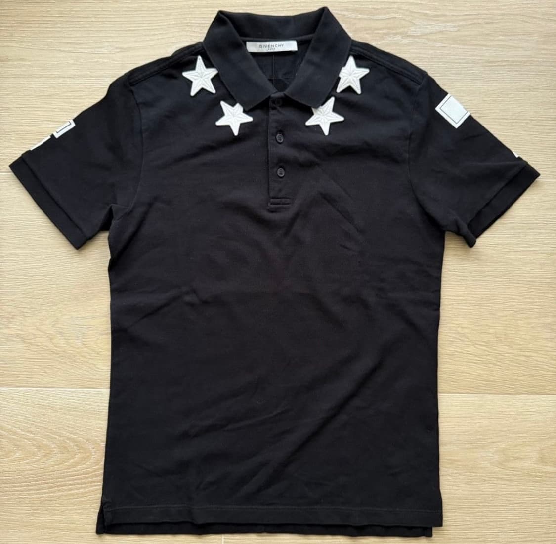 지방시 givenchy 폴로 스타패치 셔츠 구합니다(급구) 상품이미지1