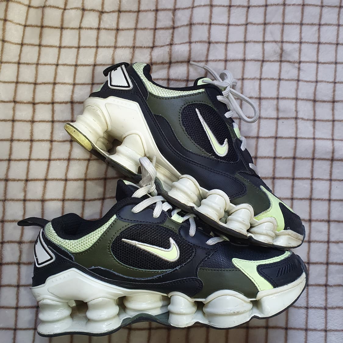 나이키 샥스 TL 노바 블랙 레몬 베놈 운동화 상품이미지3