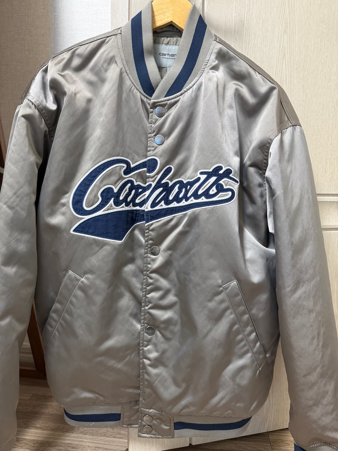 칼하트 Wip 바시티 M사이즈 상품이미지1