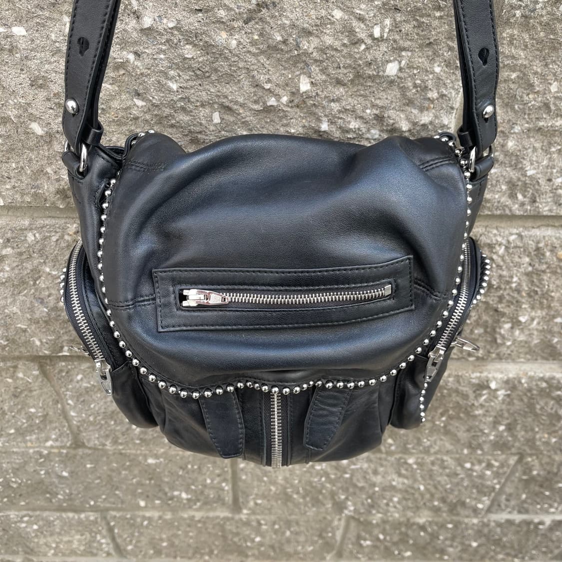 [OS] Alexander Wang 블랙 레더 크로스백 상품이미지3