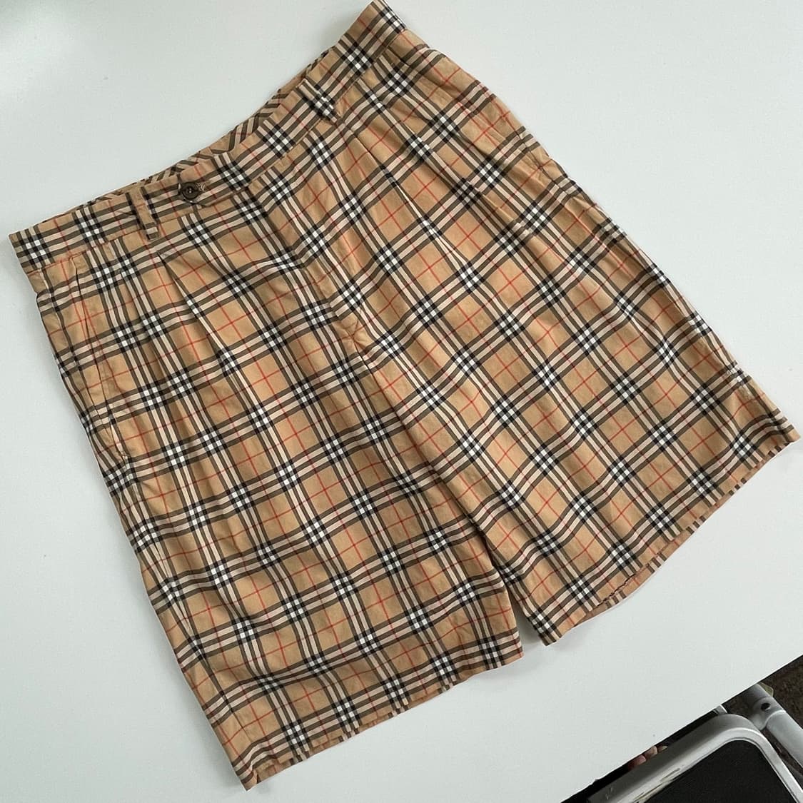 Burberry 노바체크 크레스트 자수 하프팬츠 상품이미지4