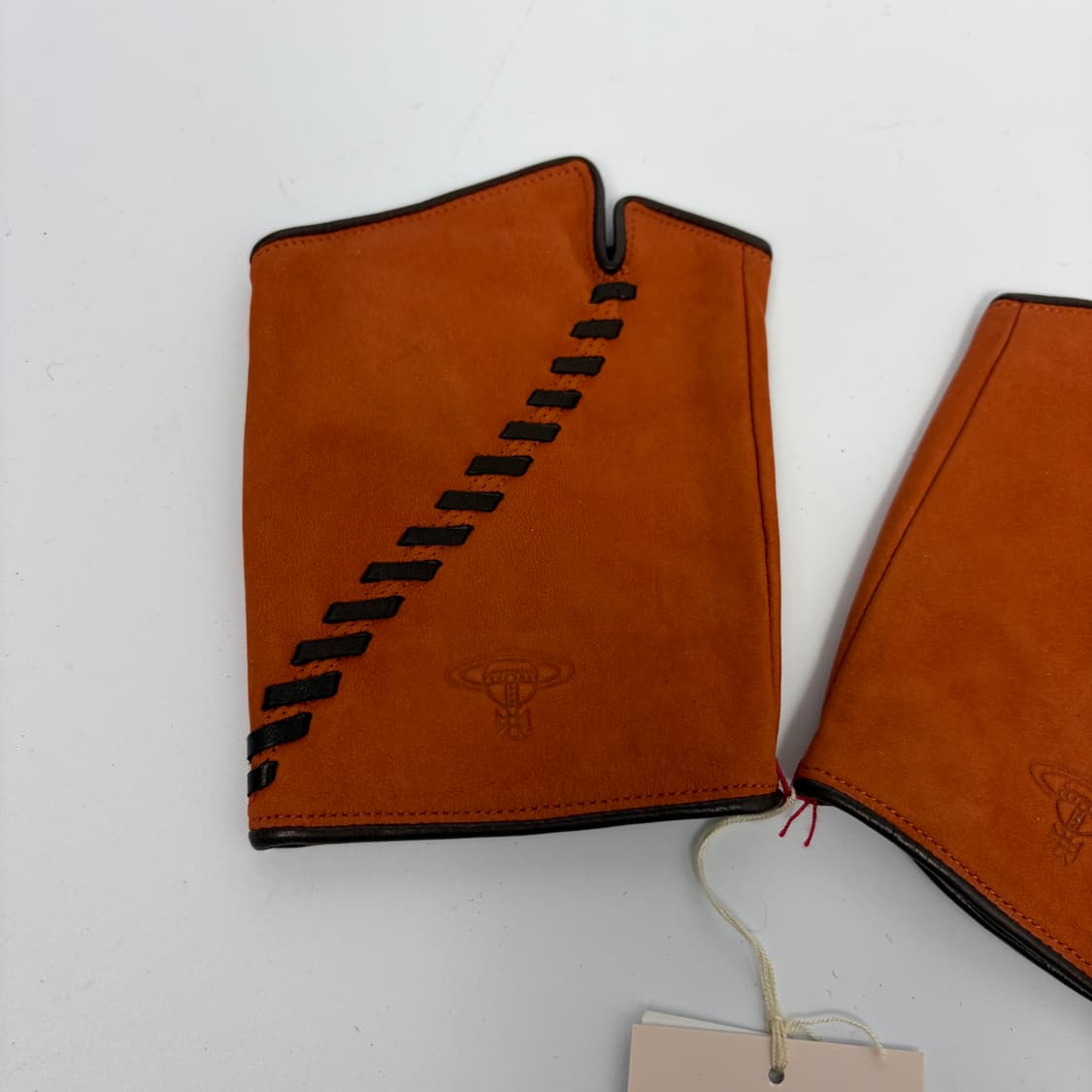 데드스탁 비비안웨스트우드 오브 핑거리스 워머 장갑 상품이미지2