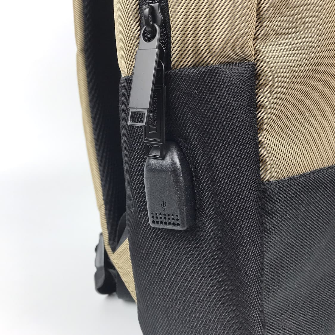 내셔널지오그래픽 USB 스마트 백팩 가방 상품이미지5