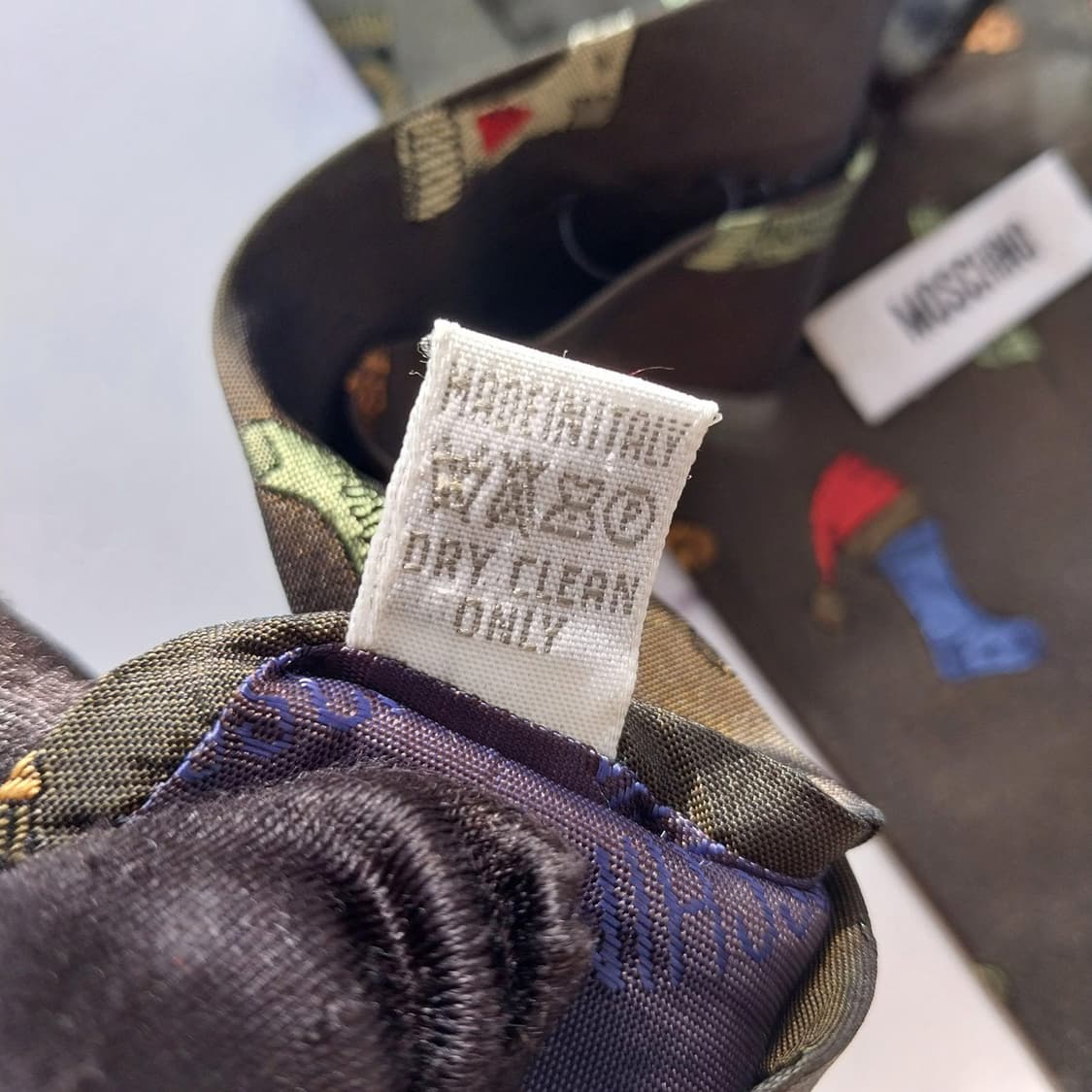 모스키노 실크 브라운 양말 패턴 넥타이 9.4cm B등급 K1996 상품이미지7