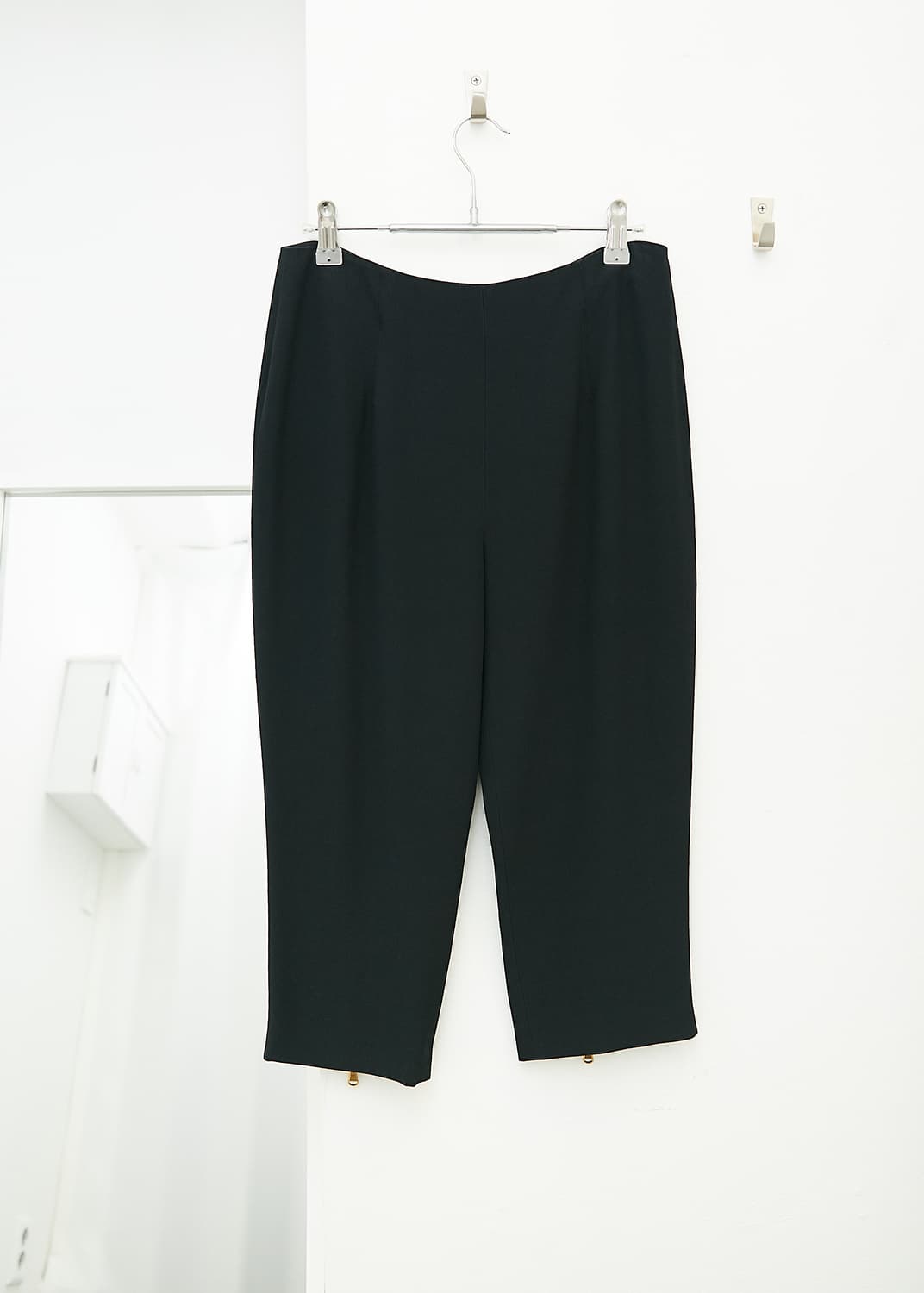 Back Zip Capri Pants 상품이미지1