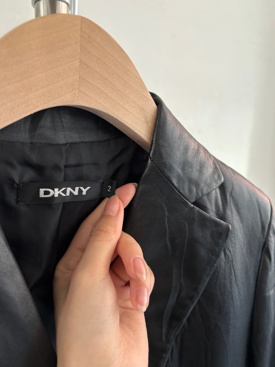 DKNY 디케이엔와이 블랙 컬러 가죽 블레이저 자켓 상품이미지6
