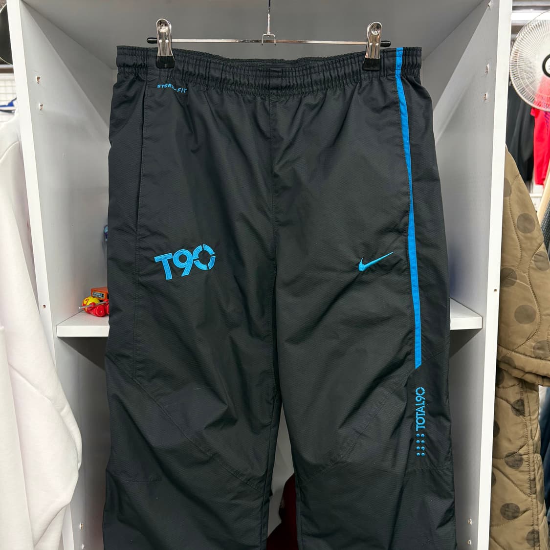 (M) 나이키 T90 검정색 트레이닝 팬츠 상품이미지2