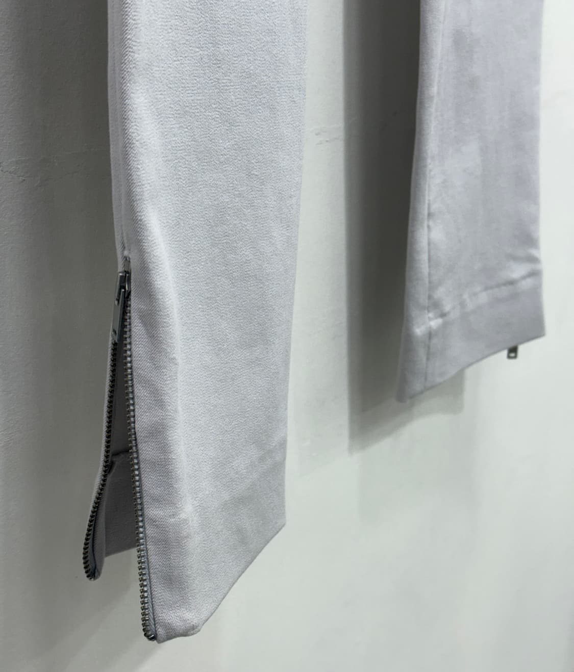 코스 사이드 지퍼 슬림핏 팬츠 36 상품이미지4