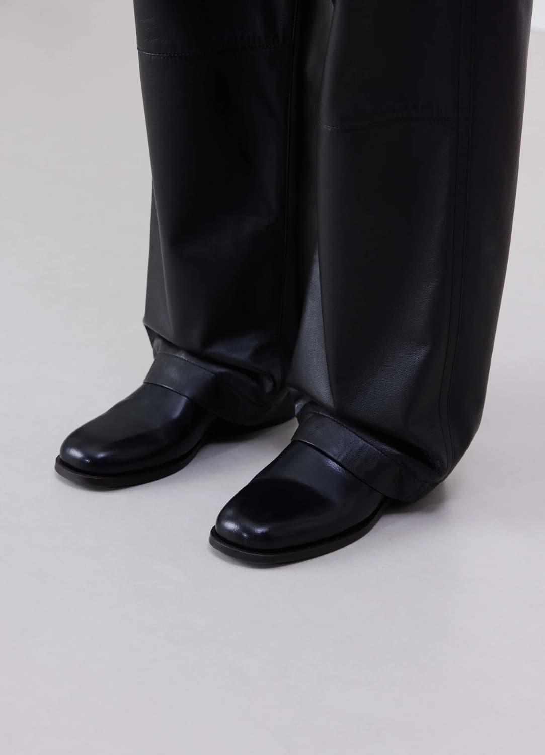 [43] 르메르 스퀘어 뮬 블랙 상품이미지1