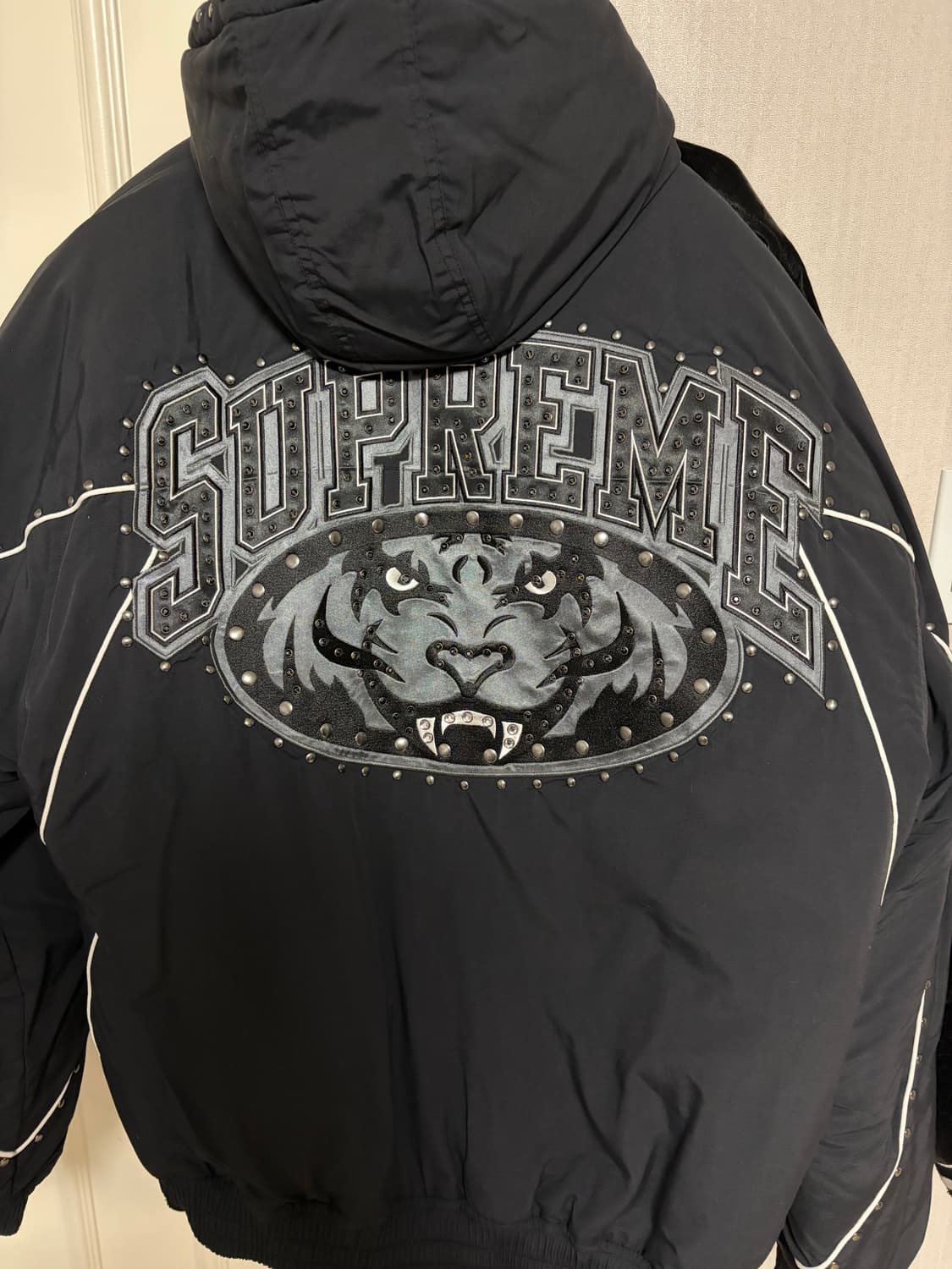 슈프림 스터디드 스타디움 자켓 블랙-25SS.  L사이즈🔥 상품이미지5