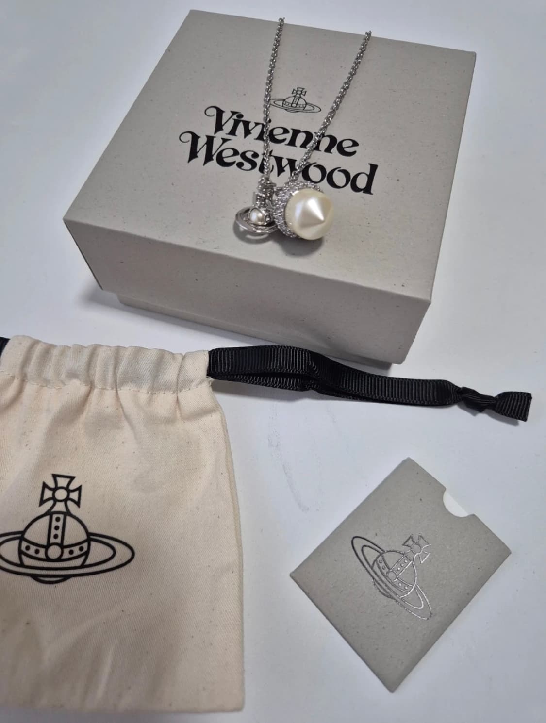 비비안웨스트우드 루실 도토리 펜던트 목걸이 상품이미지2