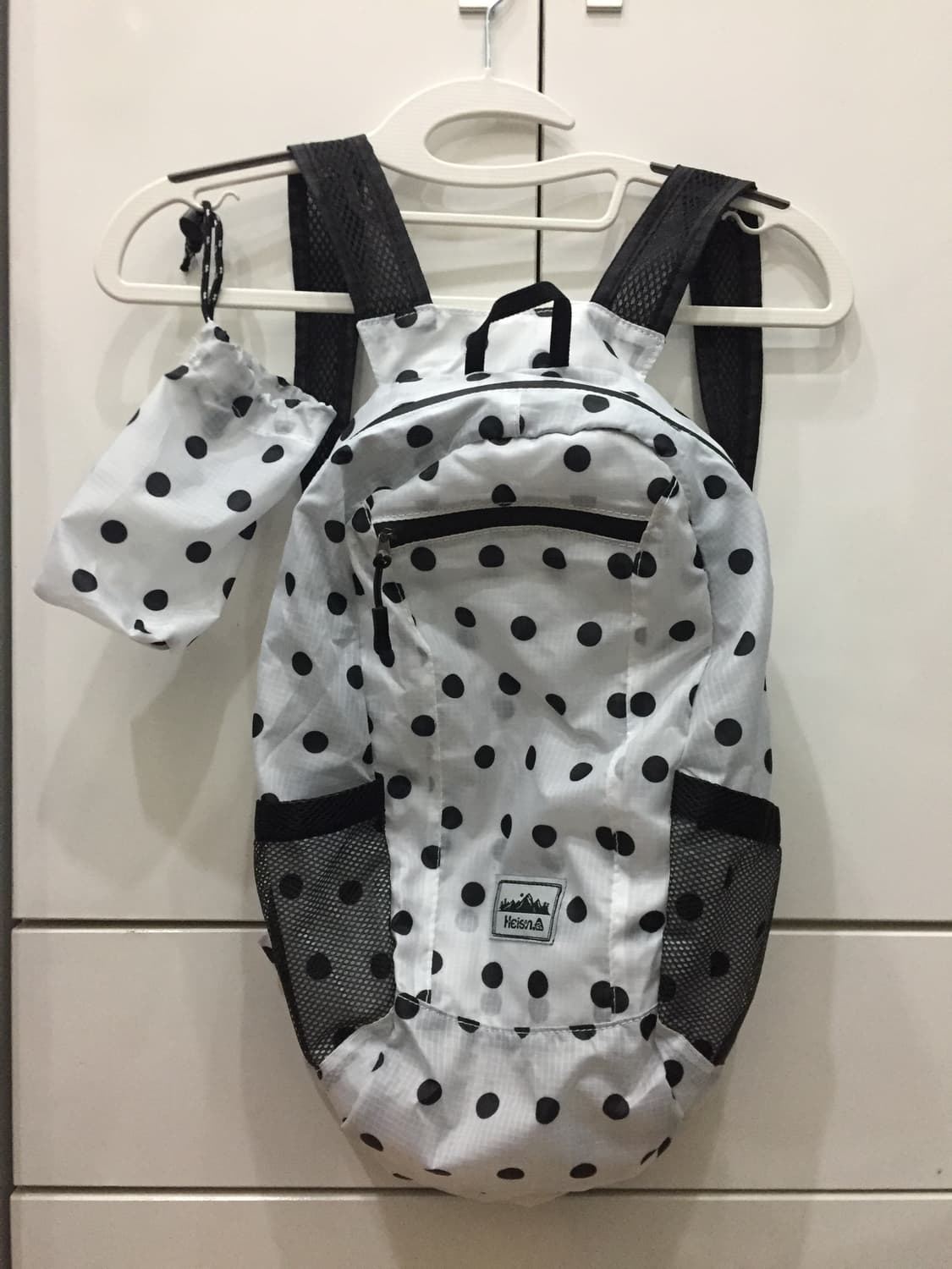하이산 도트 백팩 초경량 컴팩트 포켓백 V1 도트 화이트 판매합니다 상품이미지2