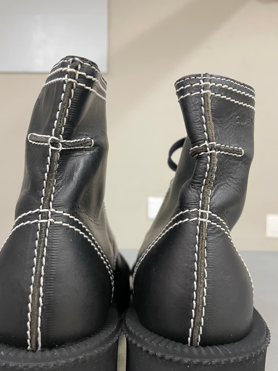 지방시 블랙 레더 앵클 부츠42 상품이미지9