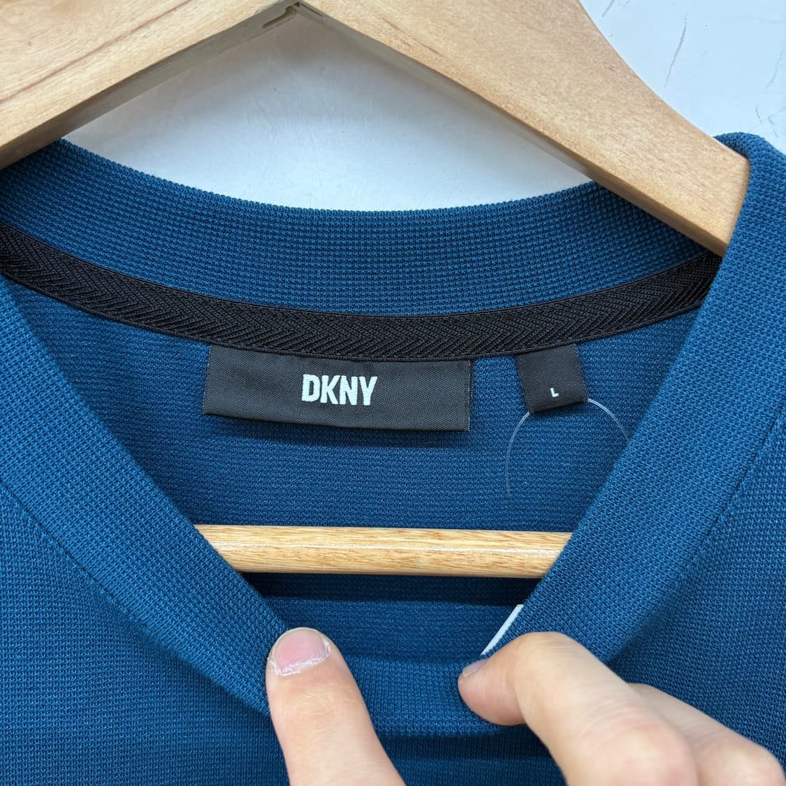 DKNY 네이비 블루 반팔 티셔츠 남성L 상품이미지3