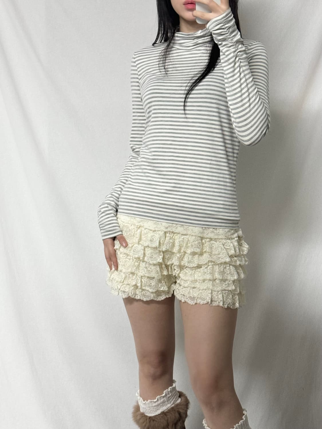 셔링 넥 슬리브 스트라이프 패턴 폴라넥 티 상품이미지2