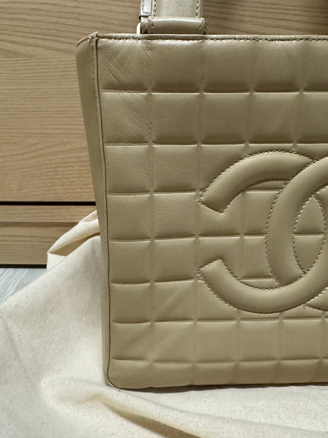 빈티지 샤넬 초코바백 베이지 색상 팝니다(파리에서 직접구매) 상품이미지3