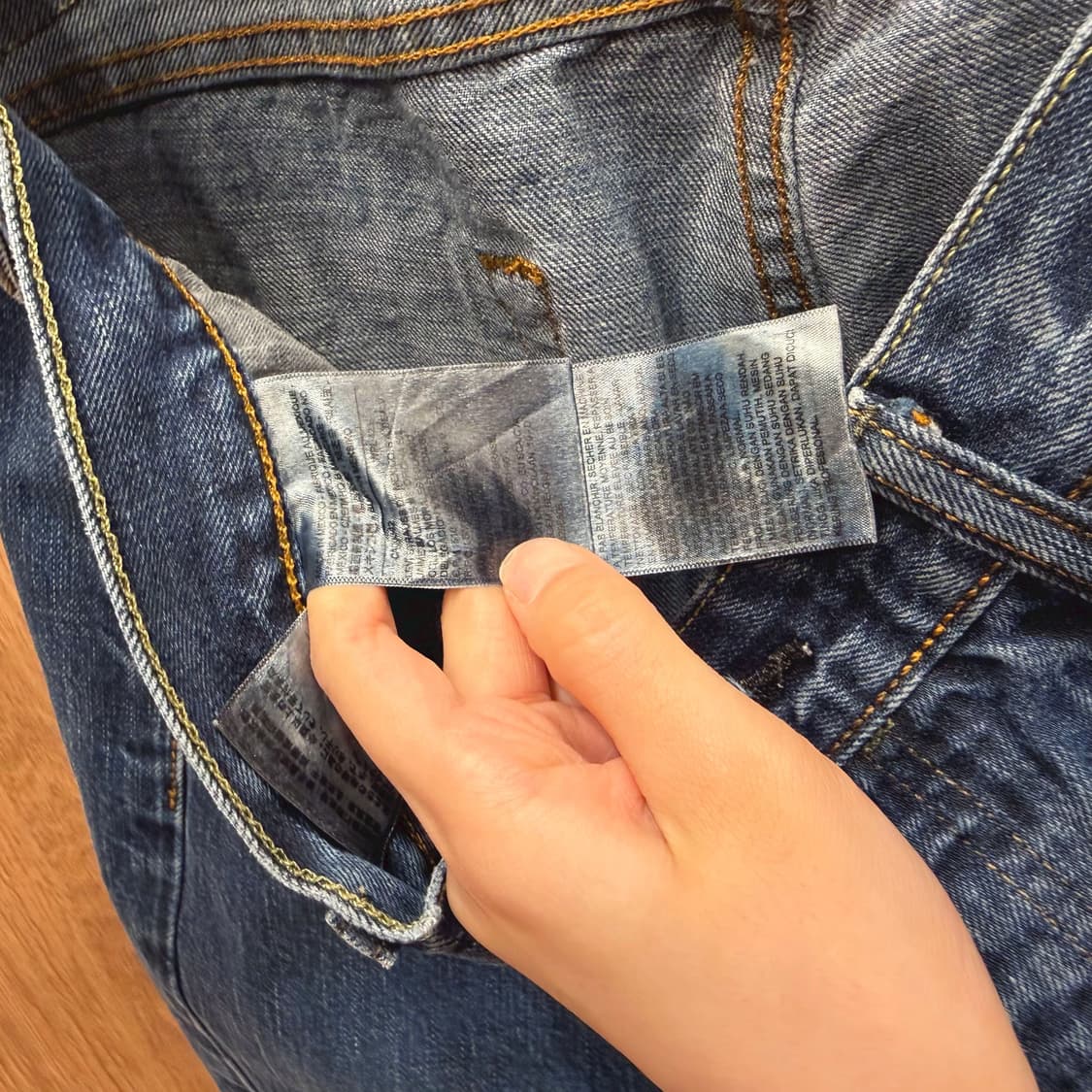 리바이스 데님 팬츠 로고 버튼 레드 탭 버튼 클로징 디테일 중청 상품이미지8