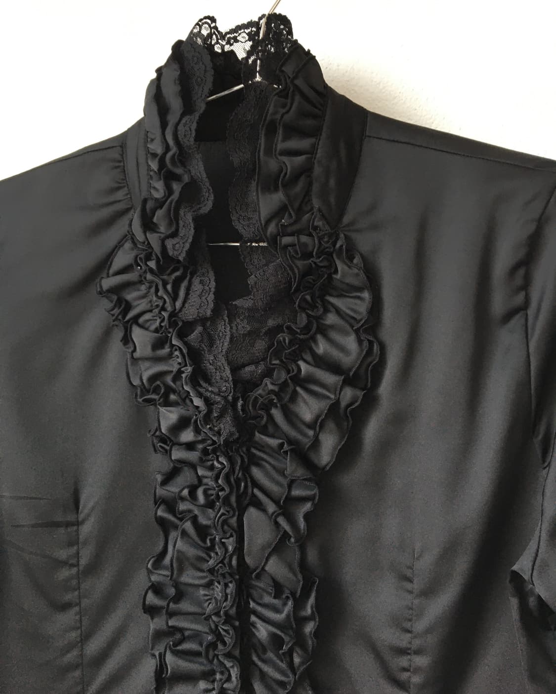 Frill lace point high neck blouse 상품이미지4